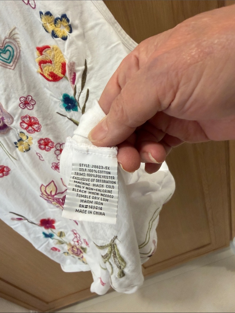 Johnny Was White Tank Top with Multicolor Floral Embroidery - Picture 3 of 4